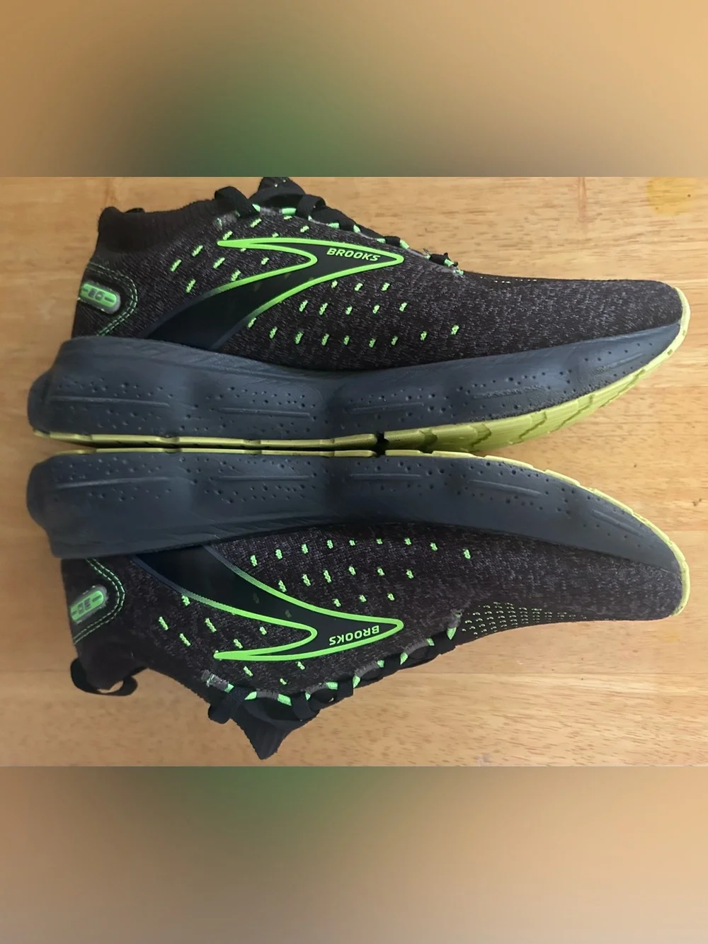 Brooks Glycerin 20 Stealth Knit  Mens Black Green Neon Shoe Sneakers Size 7